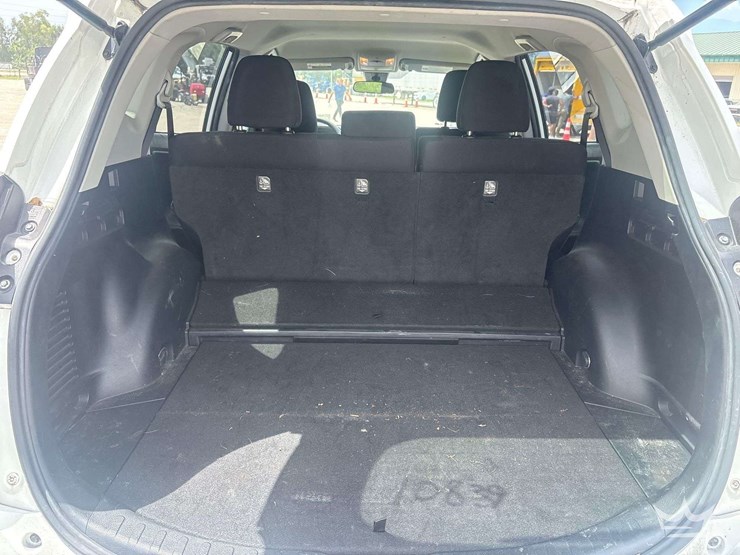 2018-toyota-rav4-image-19