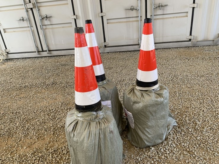(60)-unused-florescent-safety-traffic-cones.-image-1