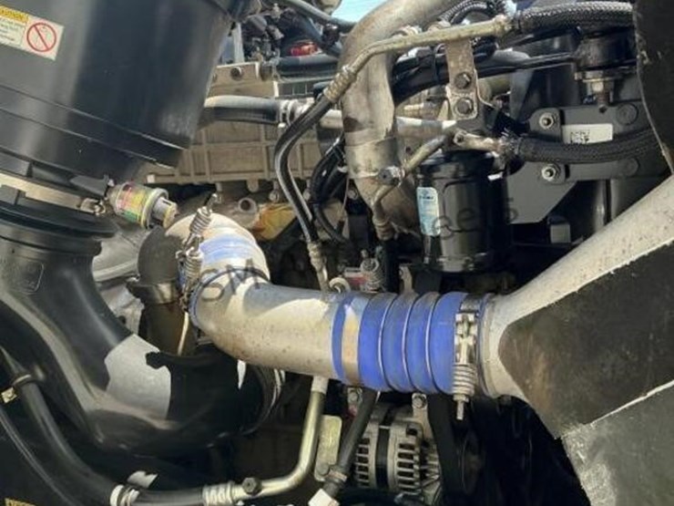 2019-freightliner-114sd-image-22