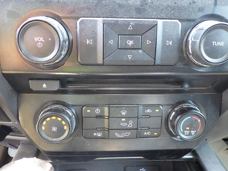 2016-ford-f150-image-28