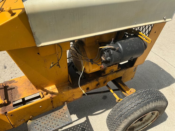 #5556-•-cub-cadet-lawn-tractor-image-8
