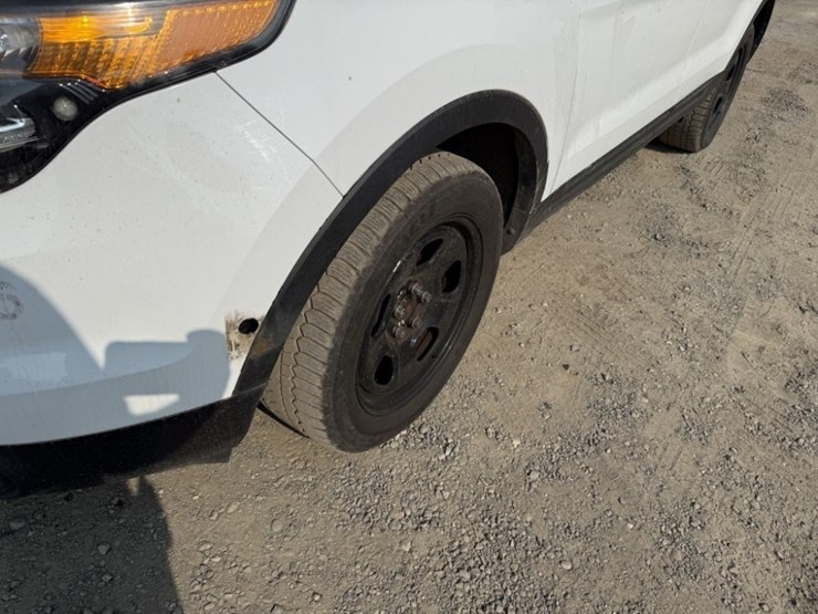 2015-ford-explorer-image-9