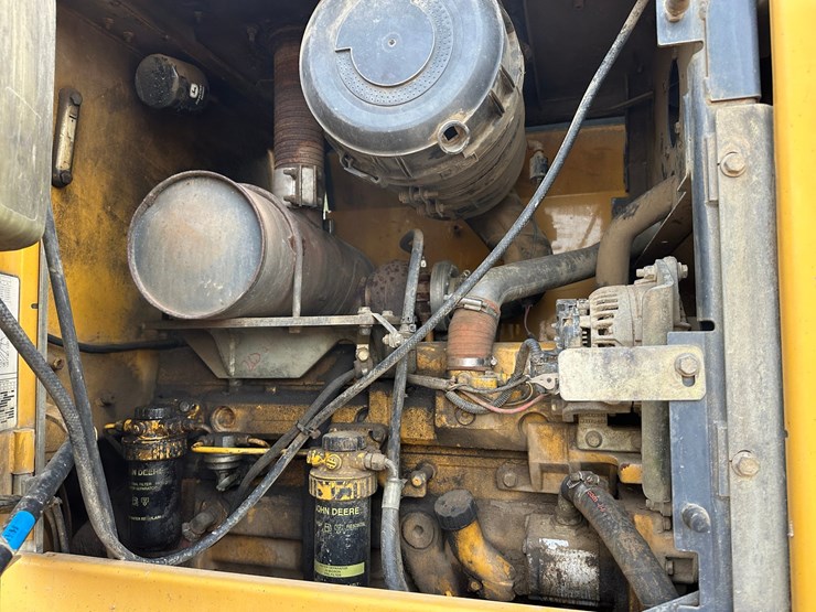 2005-deere-544j-image-38