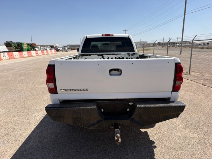 2005-chevrolet-silverado-2500hd-image-5