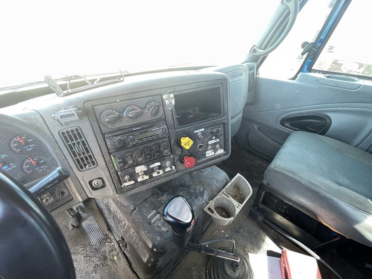 2005-caterpillar-c13-image-21