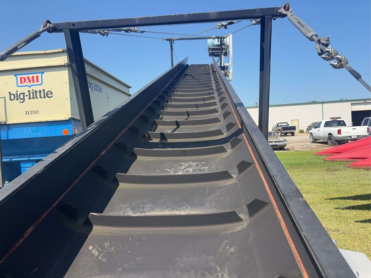 2015-layco-35ft-commodity-conveyor,-28''-belt,-electric-15hp-motor,-low-use,-cleated-belt-image-17