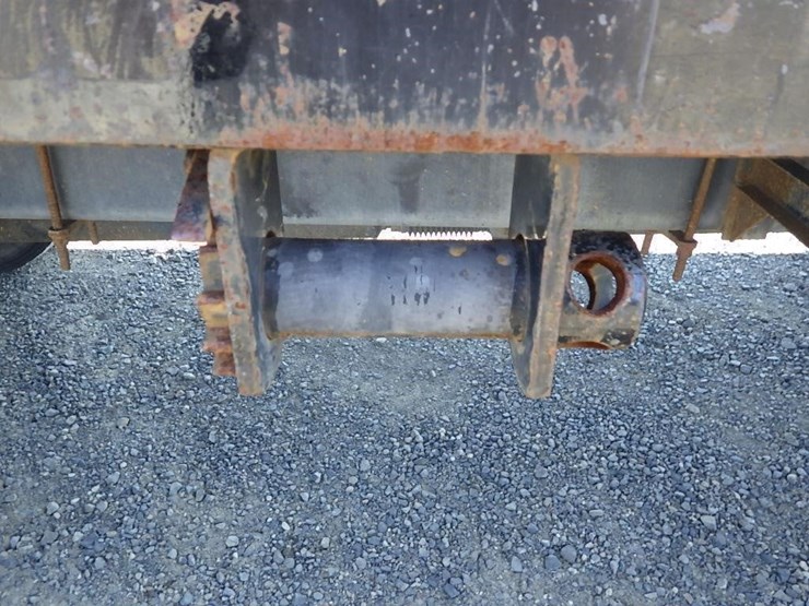 2013-hino-268-image-30