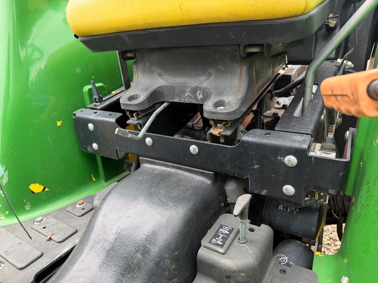 john-deere-3032e-image-59