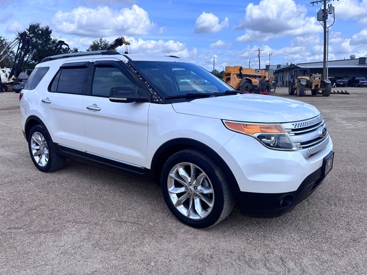 2015-ford-explorer-image-2