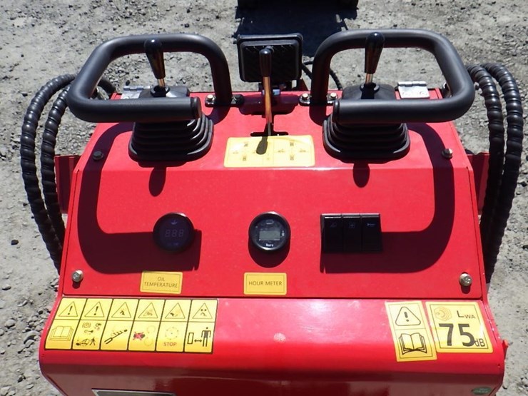 2026-future-323tz-skid-steer-loader-image-10
