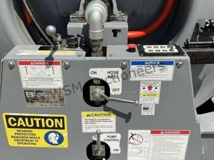 2019-freightliner-114sd-image-19