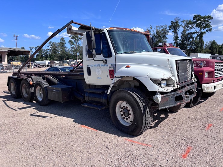 international-7400-image-1