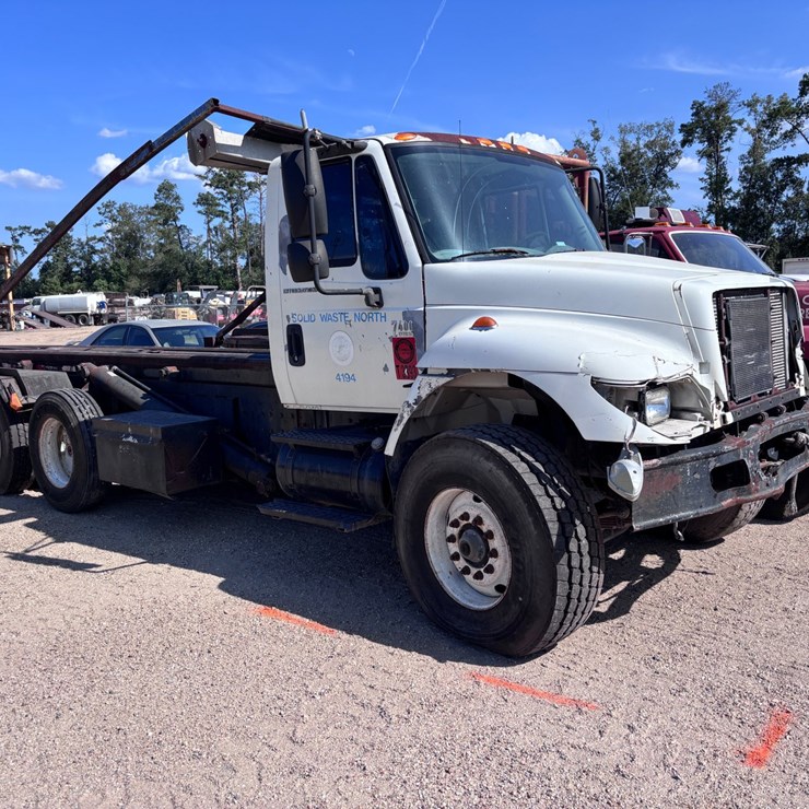 INTERNATIONAL 7400