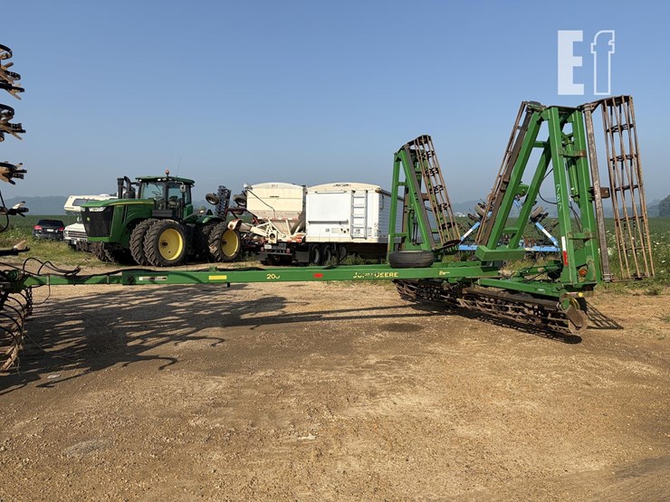 john-deere-200-image-1