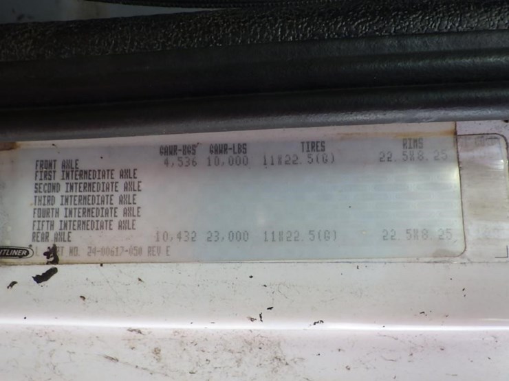 1999-freightliner-fl70-image-53