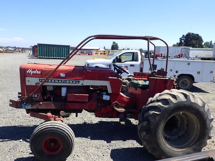international-i-656-tractor-image-4