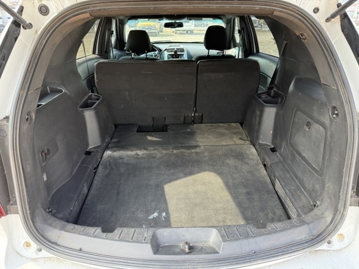 2015-ford-explorer-image-14