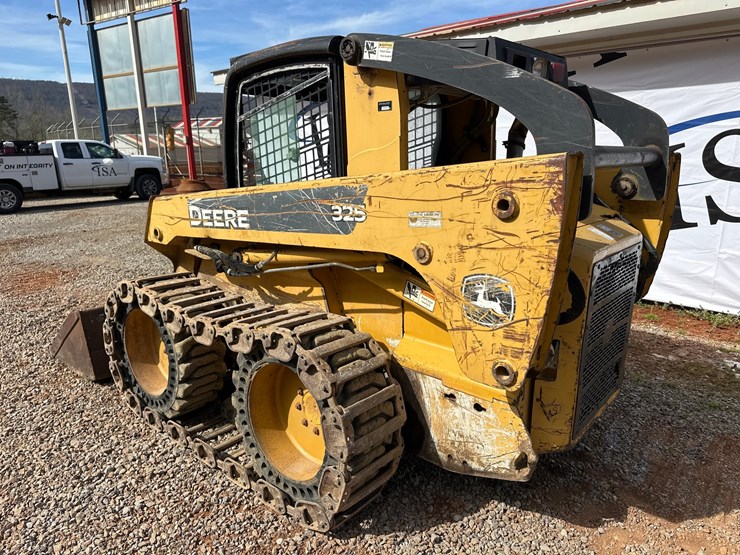 deere-325-image-3