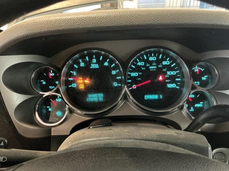 2014-chevrolet-silverado-2500hd-image-18