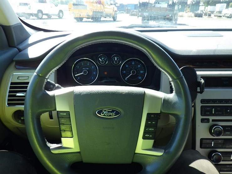 2009-ford-flex-image-21