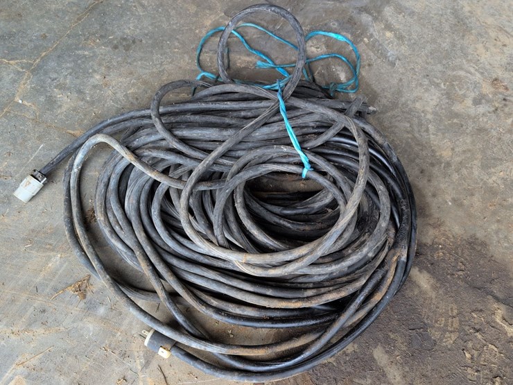 heavy-duty-extension-cord-image-1