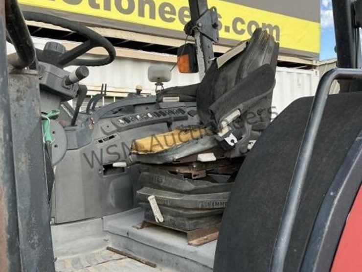 case-mxu110-ag-tractor-image-15