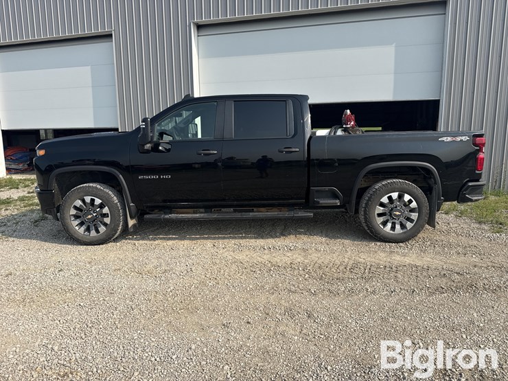 2022-chevrolet-silverado-2500-image-8