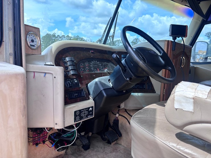 #1339-•-2001-holiday-rambler-endeavor-rv-image-33