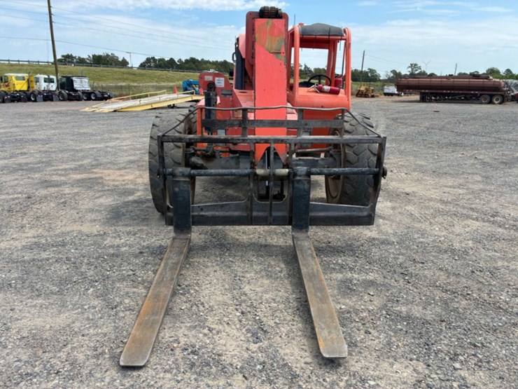 2015-jlg-8042-image-2
