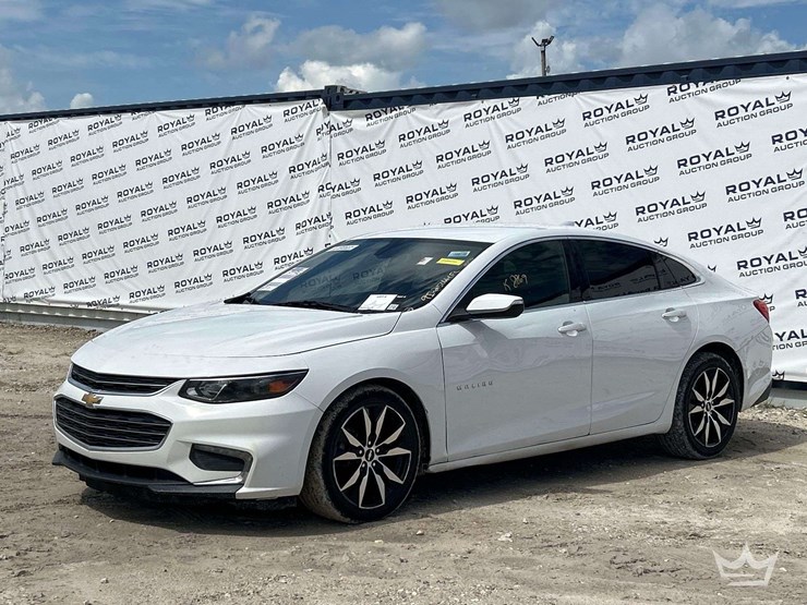 2018-chevrolet-malibu-sedan-image-1