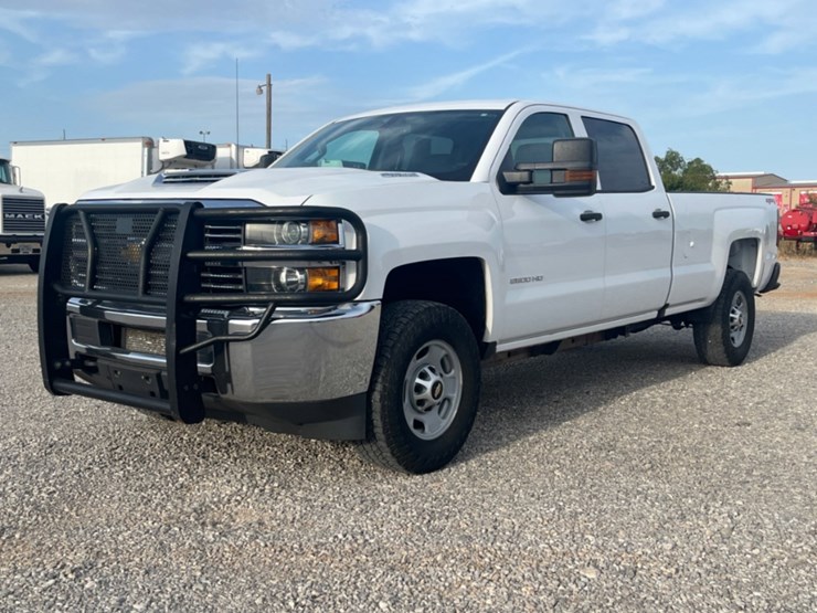 2018-chevrolet-silverado-2500hd-image-1