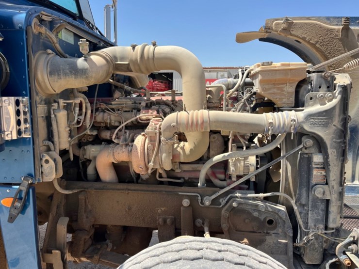 2013-peterbilt-367-image-10
