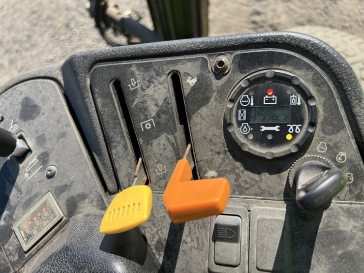 2014-john-deere-8500-image-9