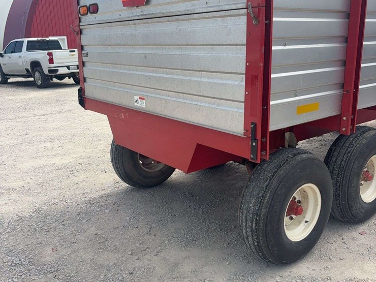 2018-h&s-hd-7+4-16ft-silage-wagon,-tandem-axle,-lights,-540pto,-with-manual,-field-ready,-1274-gear-image-10