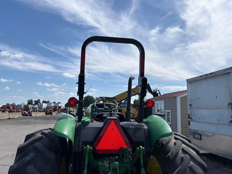 2018-john-deere-5045e-image-19