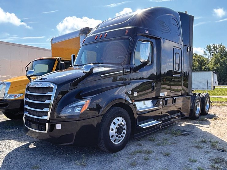 2019-freightliner-cascadia-126-image-1
