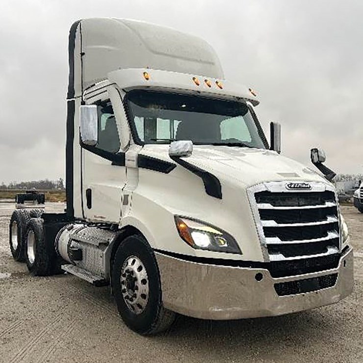 2021 FREIGHTLINER CASCADIA 126