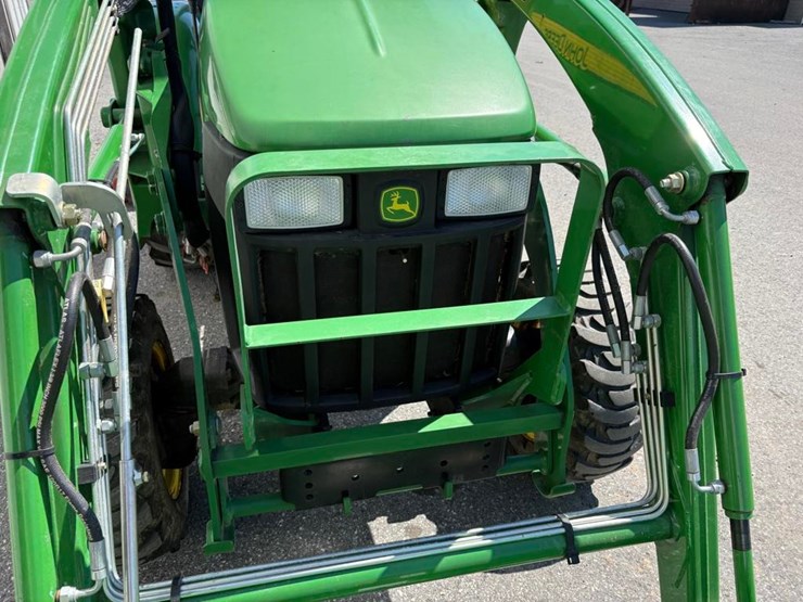 john-deere-3203-image-8