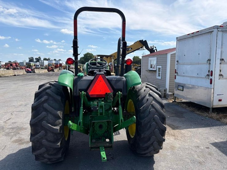 2018-john-deere-5045e-image-18