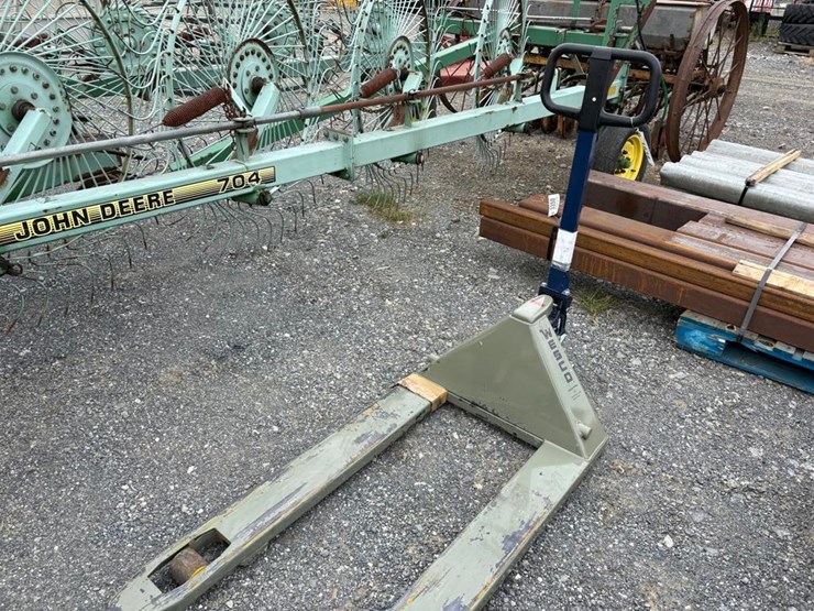 pallet-truck-image-1
