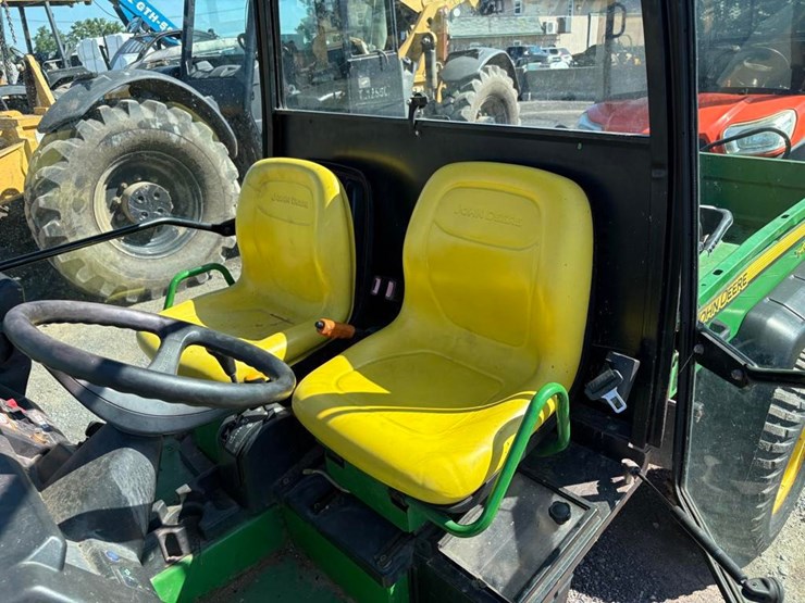 john-deere-gator-image-14