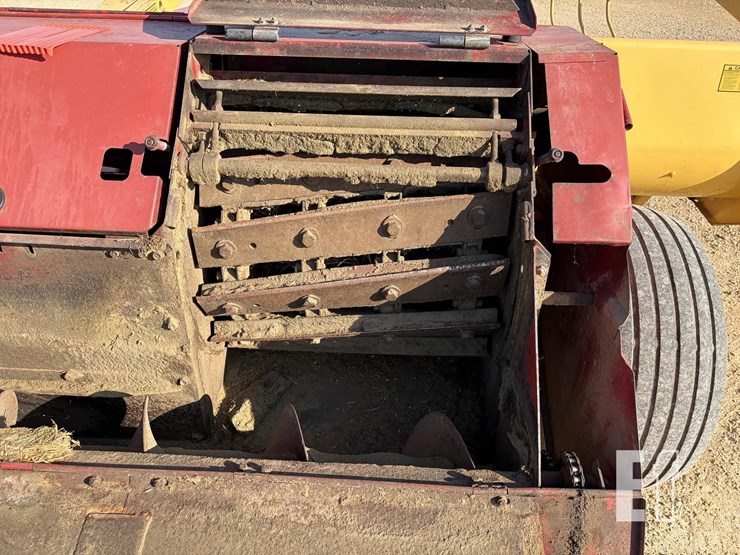 new-holland-900-image-8