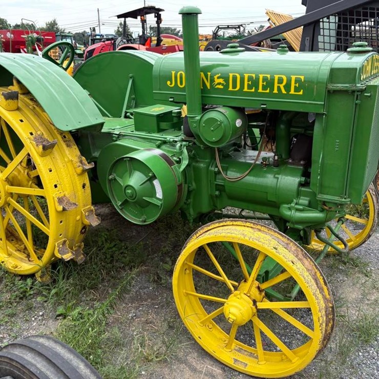 JOHN DEERE D