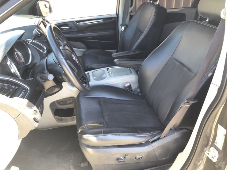 2019-dodge-grand-caravan-sxt-image-10