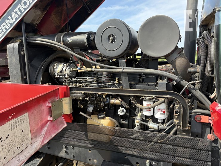 1992-case-ih-7110-image-29