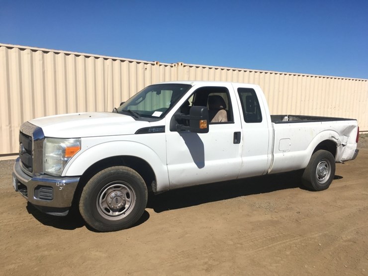 2016-ford-f250-xl-image-1
