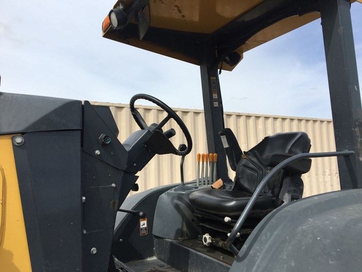 2017-deere-210lep-image-7