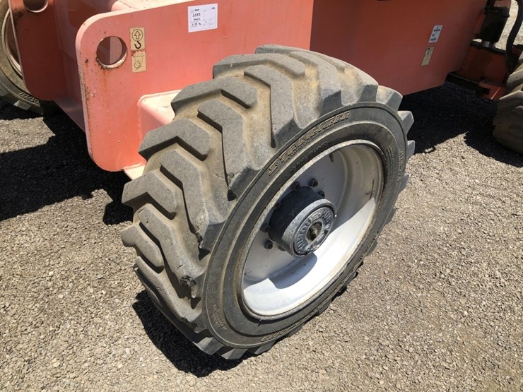 2011-jlg-600s-image-9