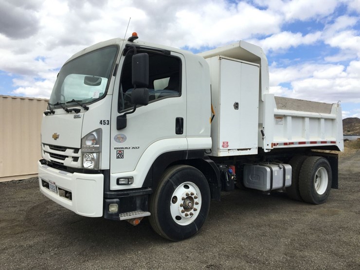 2019-chevrolet-6500xd-extended-cab-dump-truck,-image-1