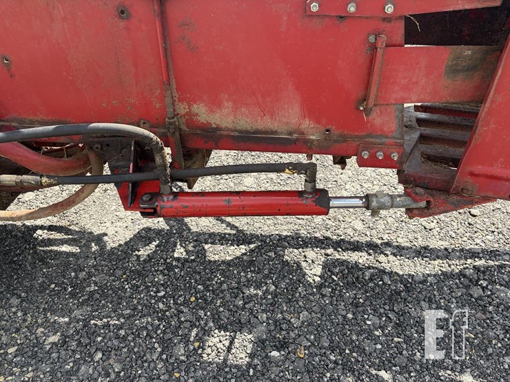 new-holland-315-image-7